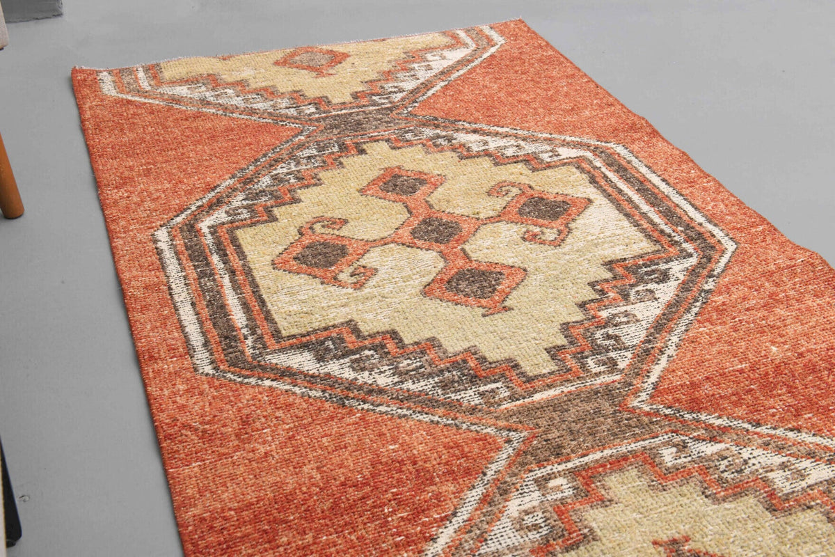El yapımı vintage yolluk 91x361 cm tribal desenli yün - açık alan görünümü