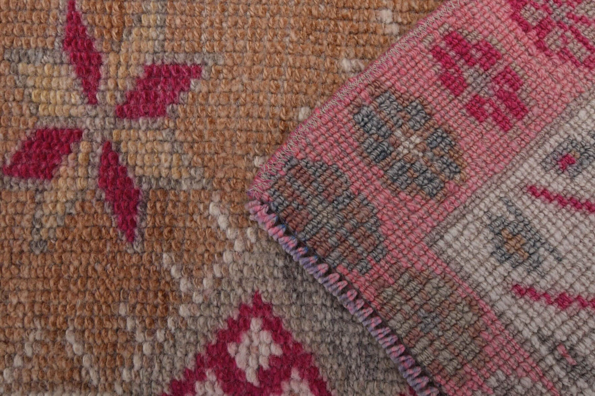 El yapımı vintage yolluk 81x361 cm i̇kat desenli yün - ışık altında renk detayı