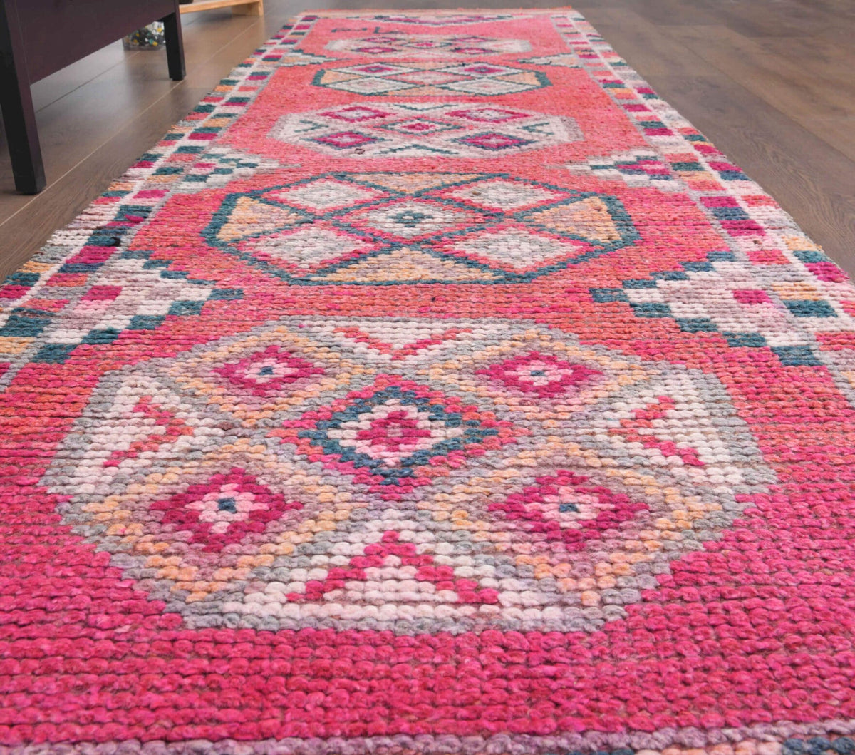 El yapımı vintage yolluk 89x315 cm oryantal desenli yün - yakın çekim doku detayı