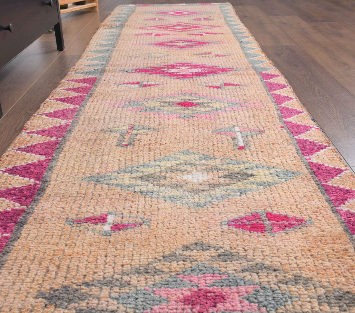 El yapımı vintage yolluk 86x351 cm oryantal desenli yün - yakın çekim doku detayı