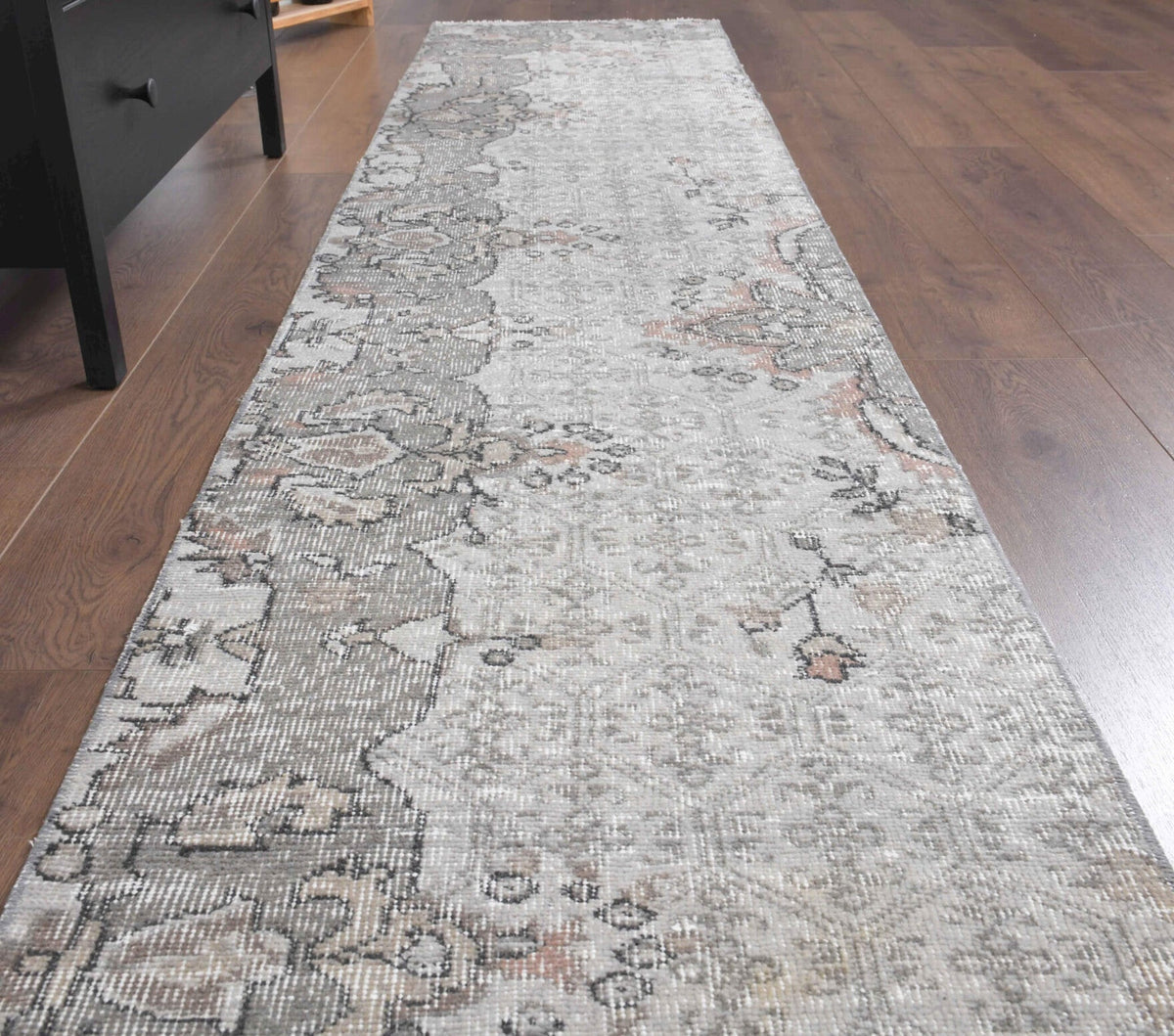 El yapımı vintage yolluk 64x295 cm oryantal desenli yün - yakın çekim doku detayı