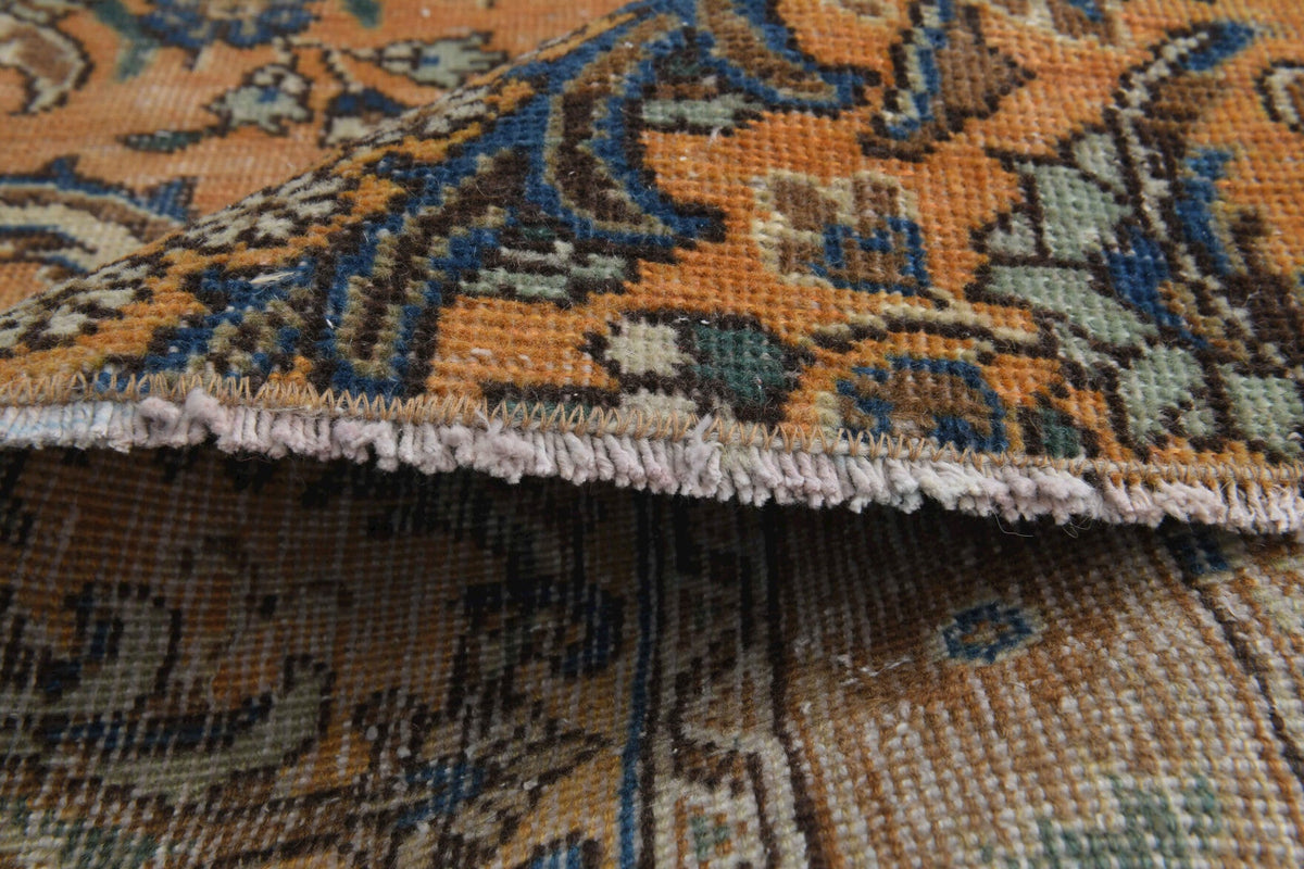 El yapımı vintage yolluk 94x340 cm oryantal desenli yün - ışık altında renk detayı
