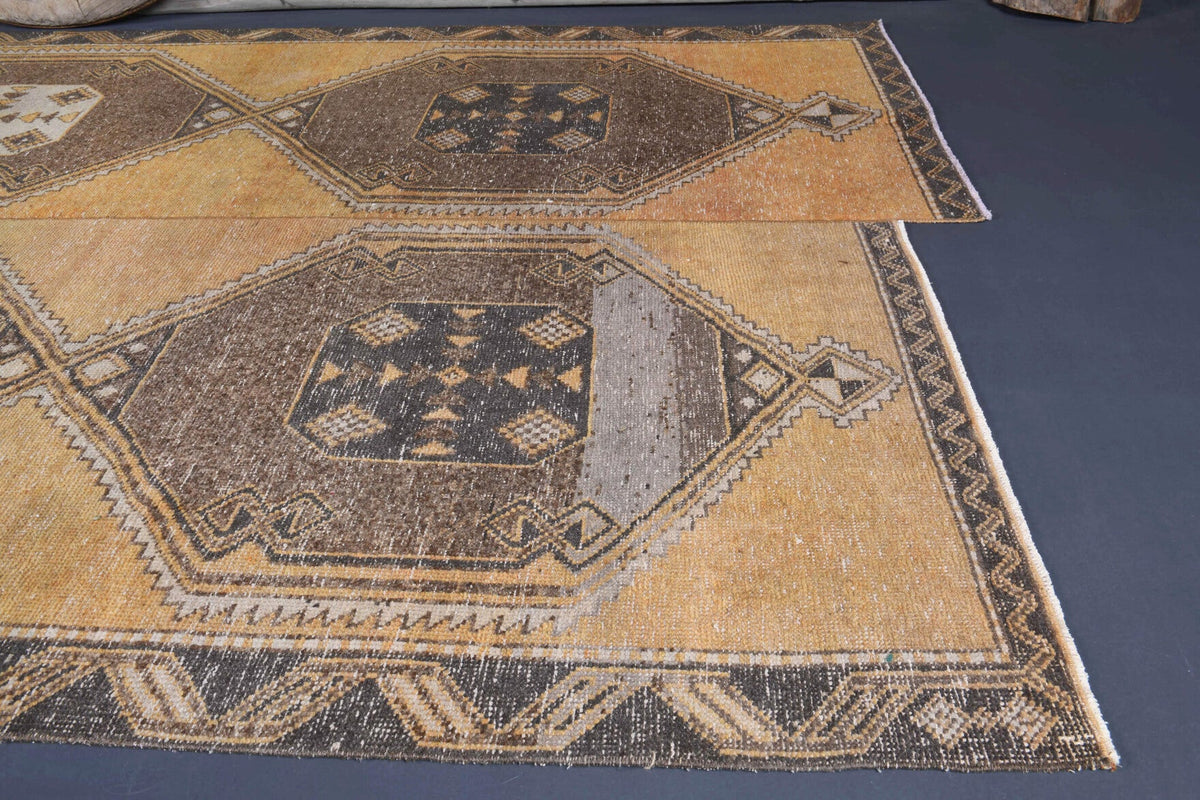 El yapımı vintage halı 198x384 cm dikişli desenli yün - mekan görünümü