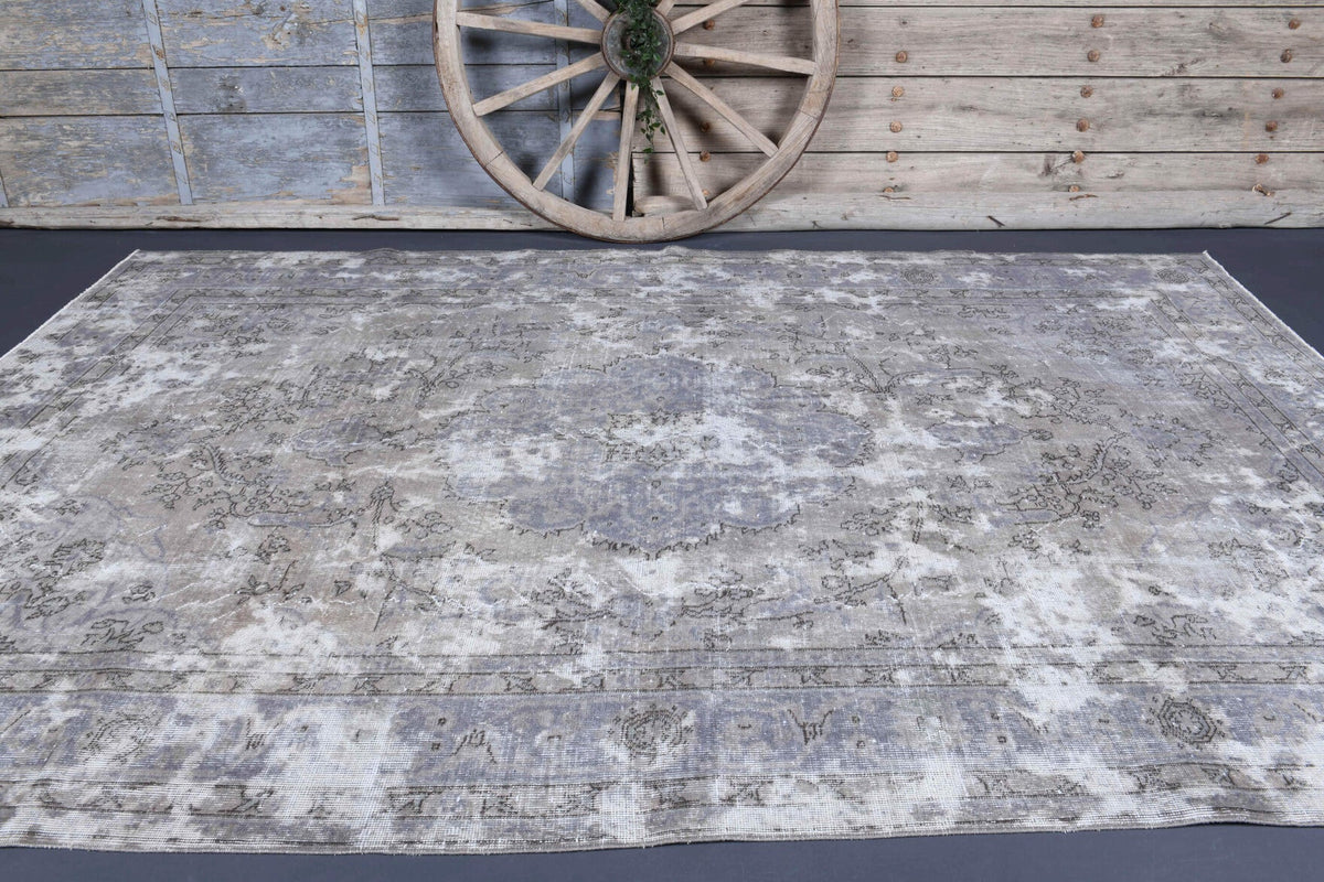 El yapımı vintage halı 213x305 cm soyut desenli yün - yakın çekim doku detayı