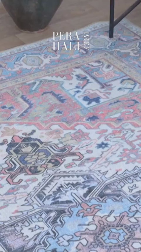 Geometrik Madalyon Desenli Açık Mavi ve Pudra Pembe Etnik Halı - AR861NT