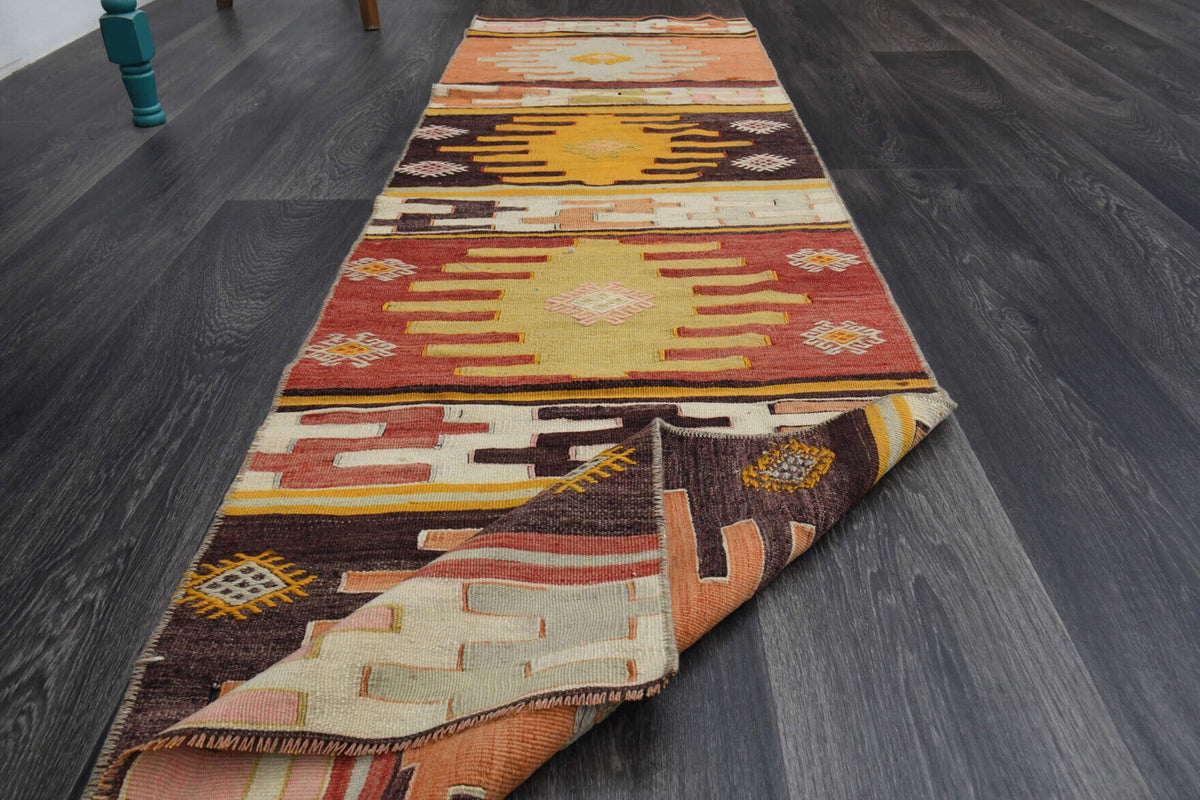 El yapımı vintage yolluk 61x216 cm oryantal desenli yün - ışık altında renk detayı
