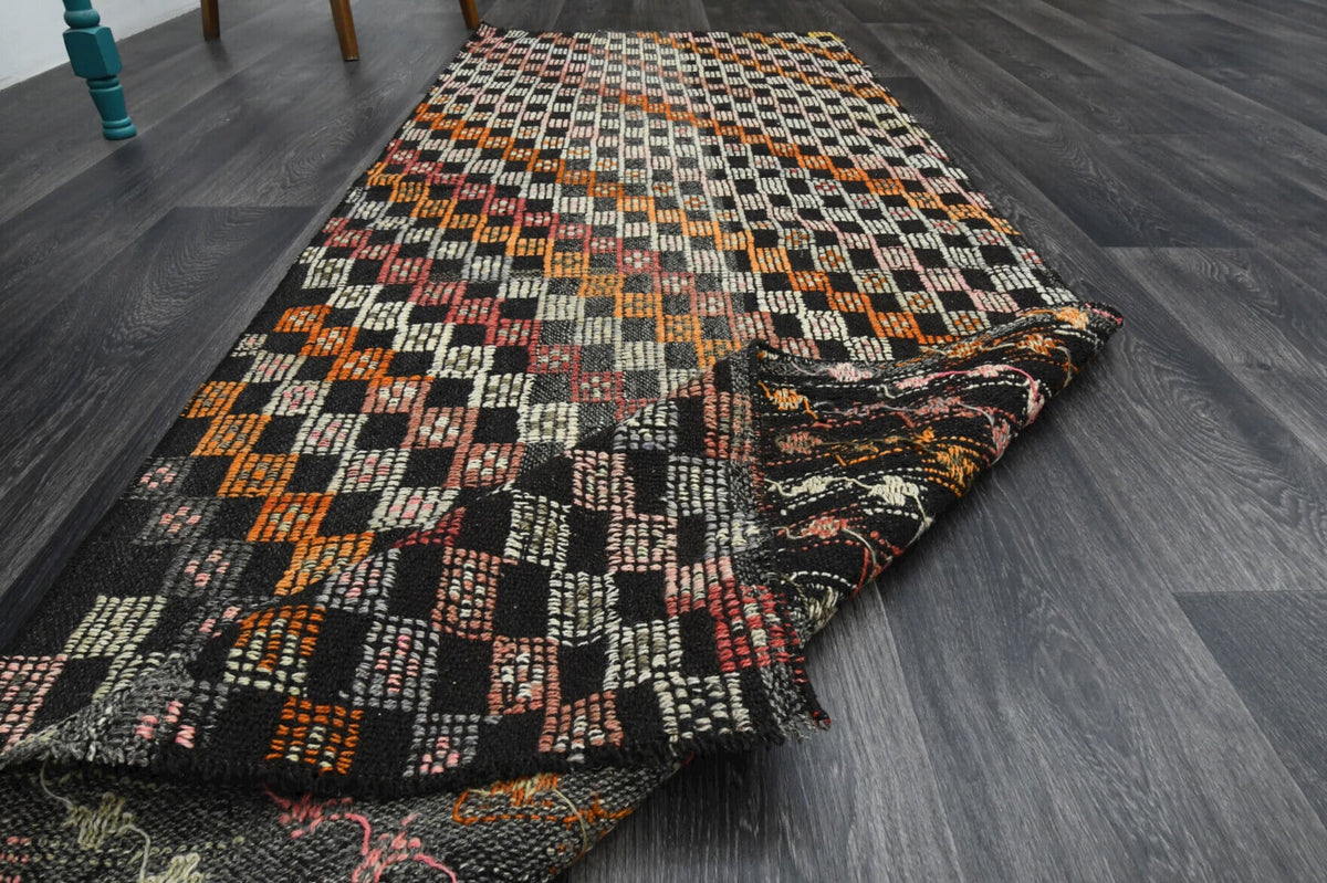El yapımı vintage yolluk 89x246 cm i̇kat desenli yün - ışık altında renk detayı
