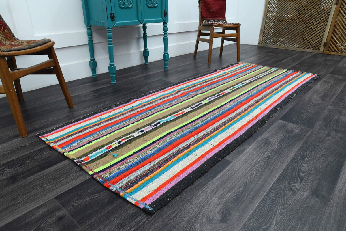 El yapımı vintage halı 94x241 cm çizgili desenli yün - yakın çekim doku detayı