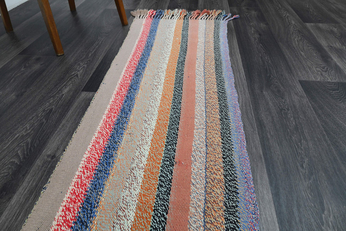 El yapımı vintage halı 51x279 cm çizgili desenli yün - mekan görünümü