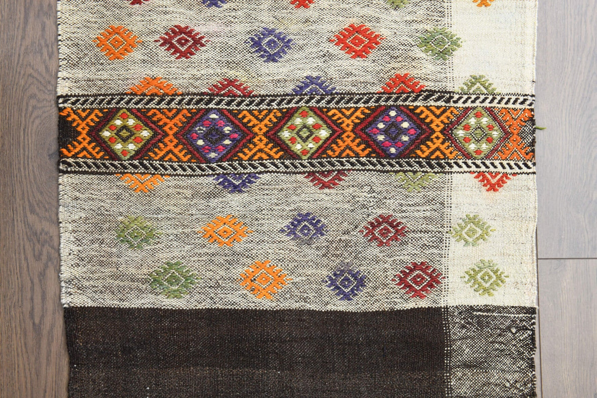 El yapımı vintage halı 61x213 cm tribal desenli yün - üstten görünüm