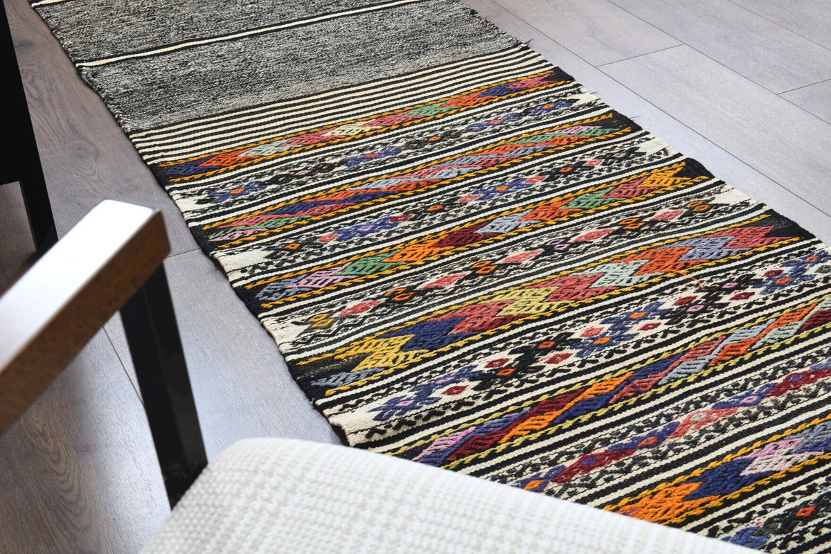 El yapımı vintage yolluk 61x305 cm i̇kat desenli yün - açık alan görünümü