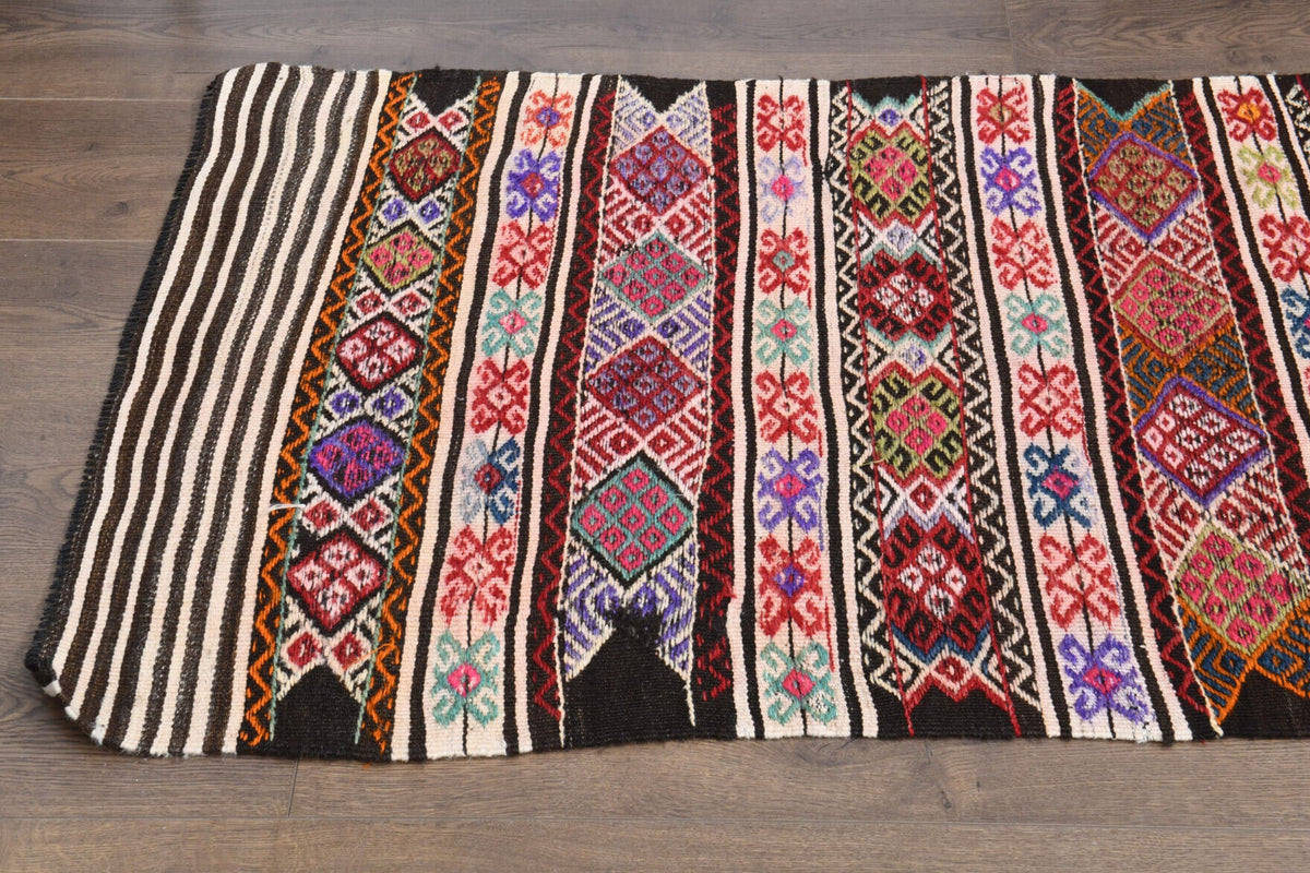 El yapımı vintage halı 76x254 cm geometrik desenli yün - mekan görünümü