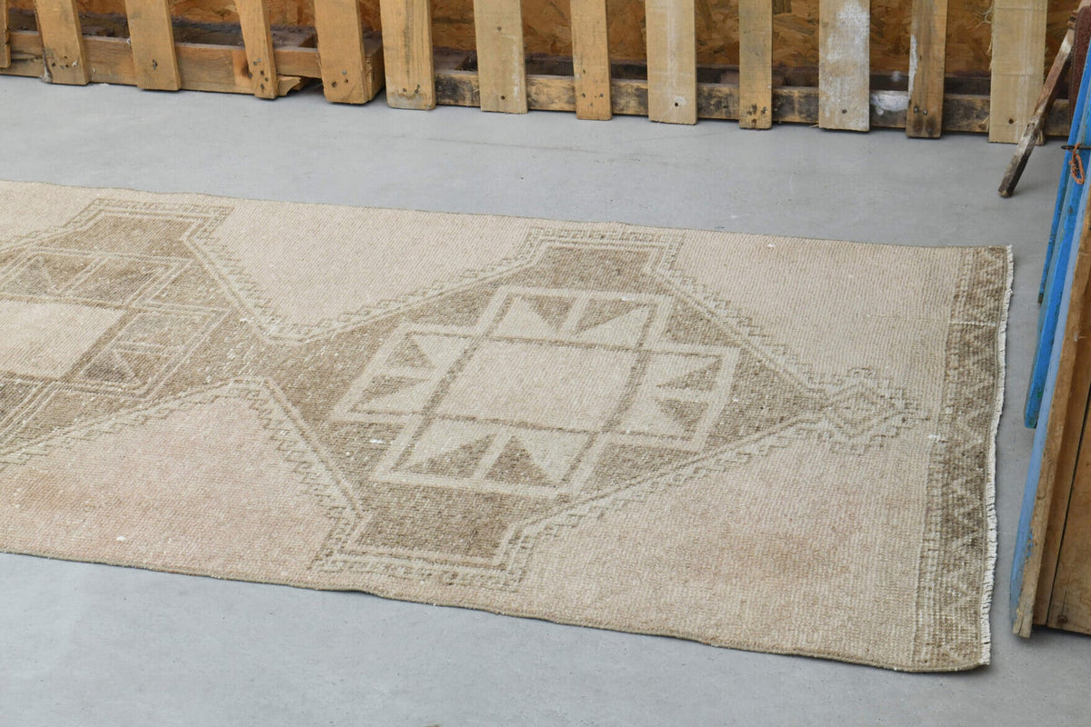 El yapımı vintage yolluk 94x371 cm geometrik desenli yün - üstten görünüm