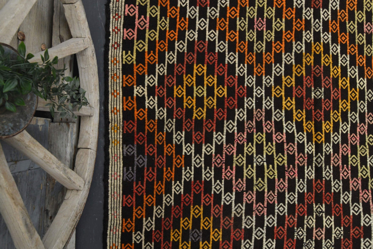 El yapımı vintage halı 180x290 cm oryantal desenli yün - açık alan görünümü