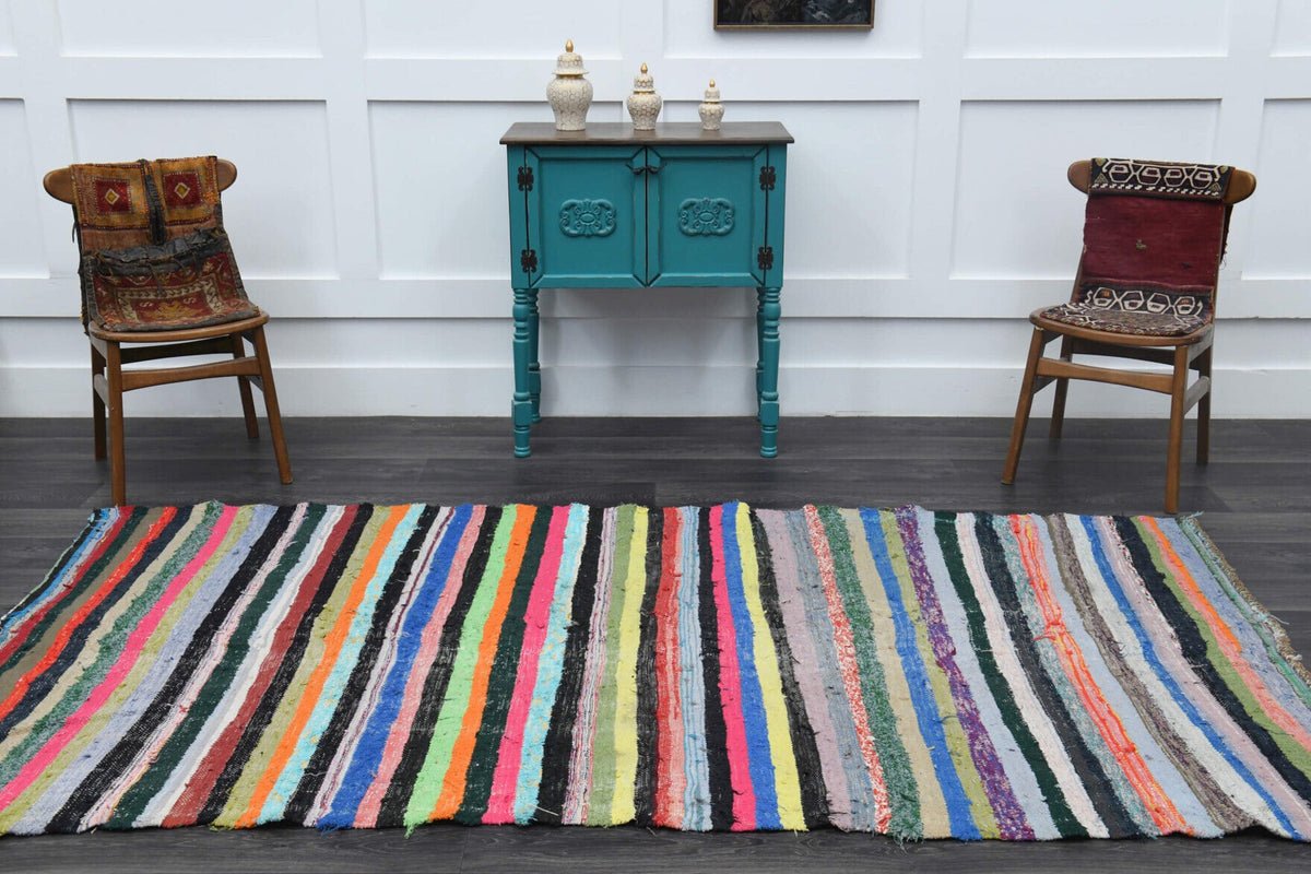 El yapımı vintage halı 150x277 cm oryantal desenli yün - kenar ve saçak detayı