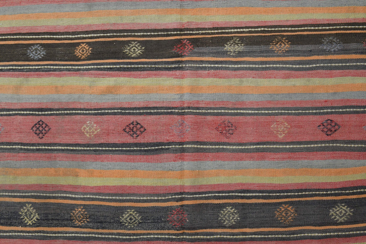 El yapımı vintage halı 165x279 cm oryantal desenli yün - ışık altında renk detayı