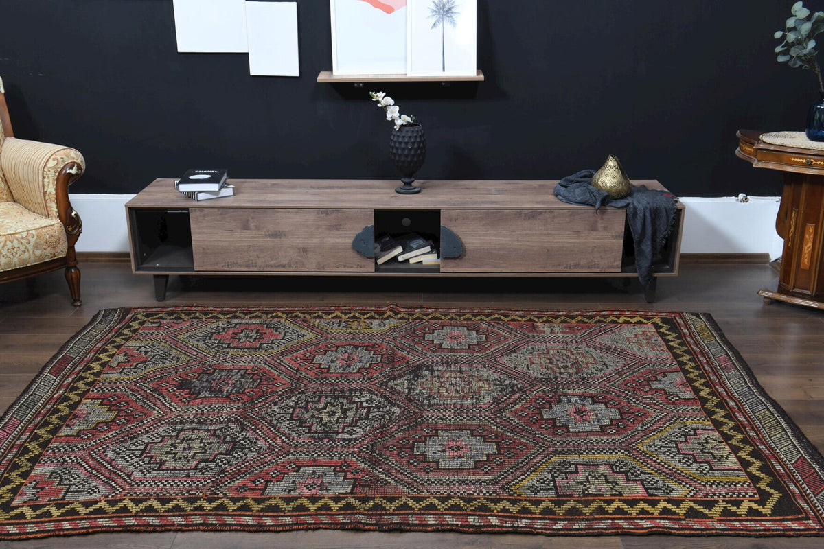 El yapımı vintage halı 170x272 cm oryantal desenli yün - açık alan görünümü