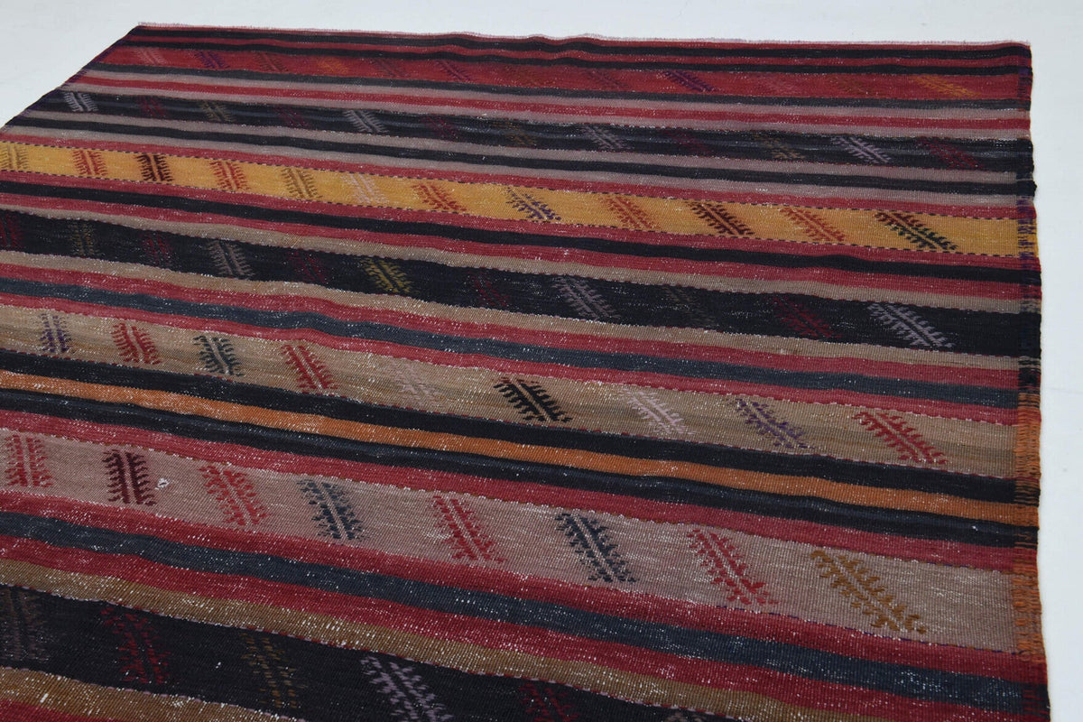 El yapımı vintage halı 147x262 cm çizgili desenli yün - kenar ve saçak detayı