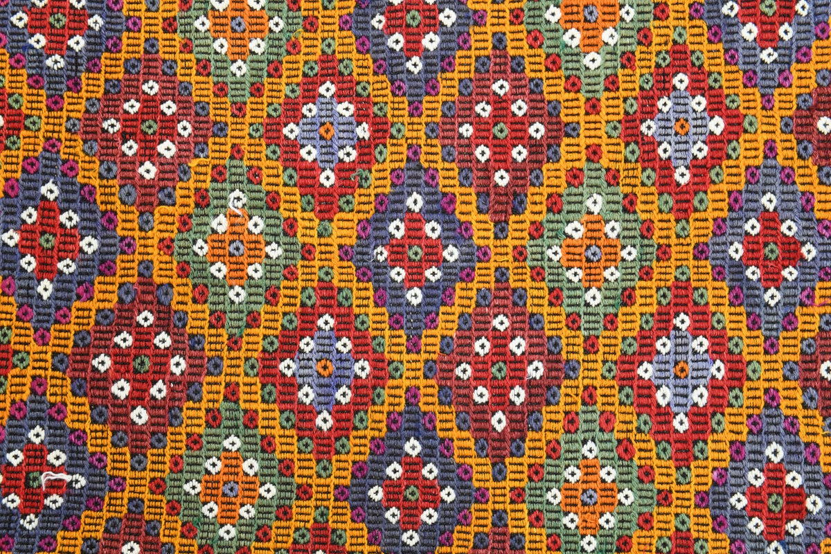 El yapımı vintage halı 178x257 cm i̇kat desenli yün - mekan görünümü