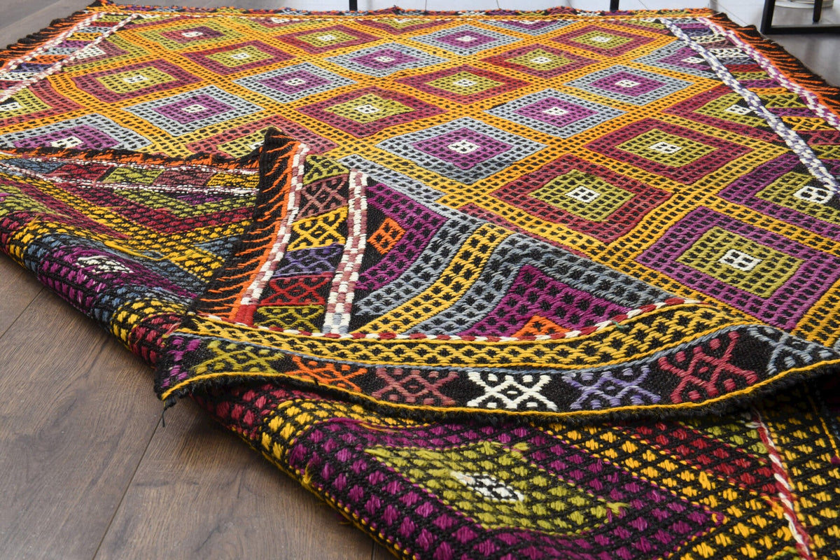 El yapımı vintage halı 157x262 cm i̇kat desenli yün - kenar ve saçak detayı