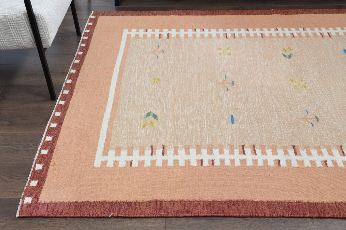 El yapımı vintage halı 173x224 cm bordürlü desenli yün - mekan görünümü