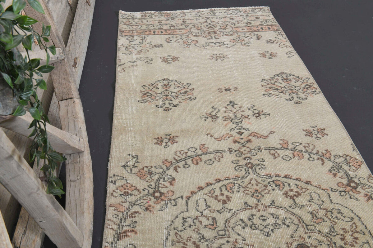 El yapımı vintage yolluk 79x310 cm çiçek desenli desenli yün - açık alan görünümü