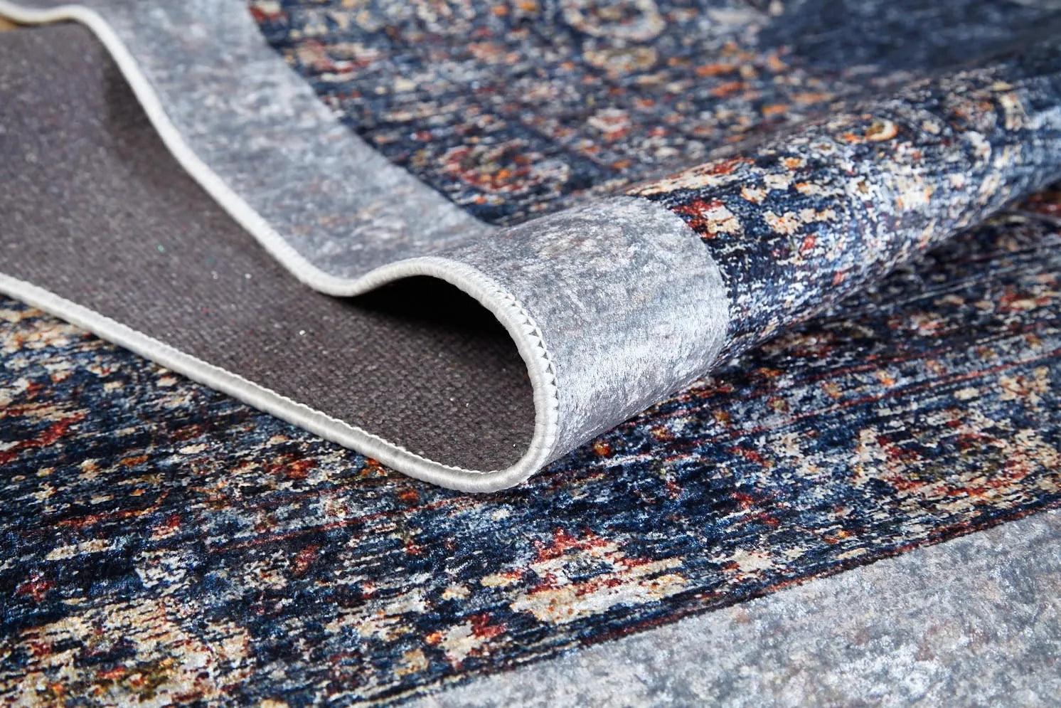 Mavi "Vintage" Yazılı Eskitme Desenli Modern Halı