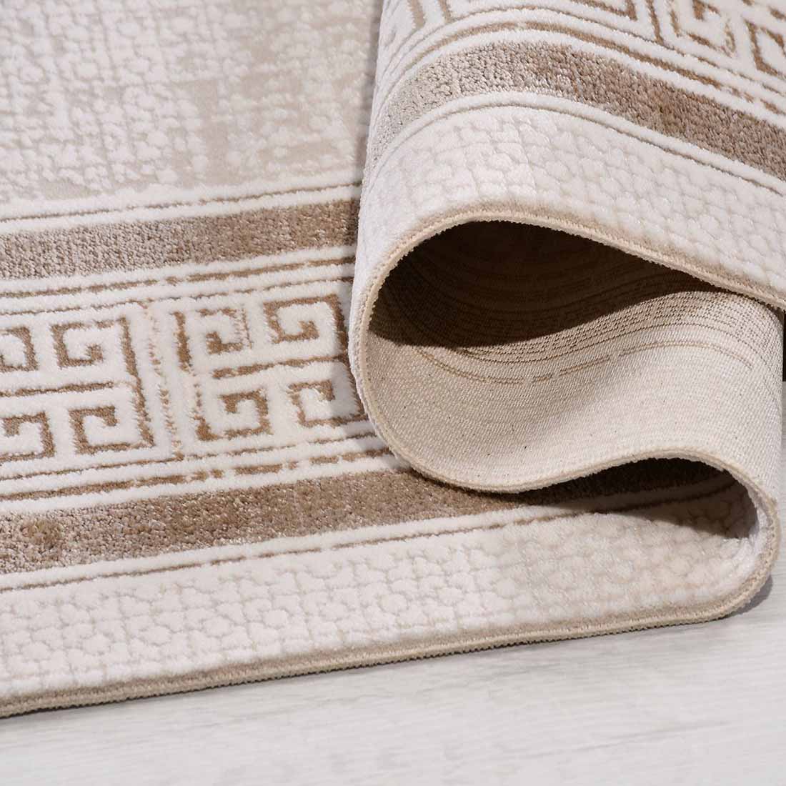 Bej ve Vizon Çerçeveli Geometrik Yunan Anahtarı Deseni Halı