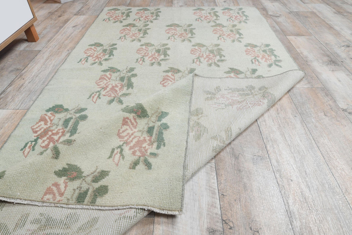 Yatak odası için çiçek desenli el dokuma vintage halı – 110x207 cm