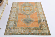 1970'lerden Anadolu kökenli oryantal desenli el dokuma vintage halı, 103x132 cm