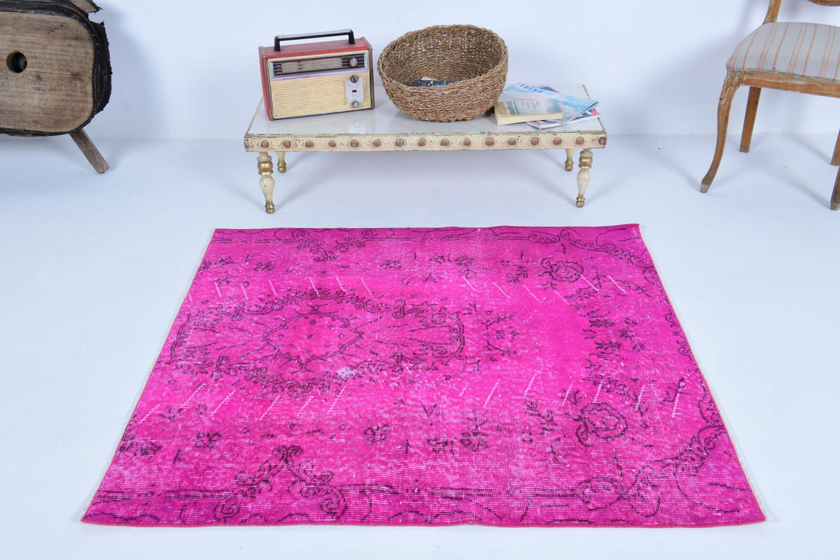 El yapımı vintage halı 91x122 cm soyut desenli yün - kenar ve saçak detayı