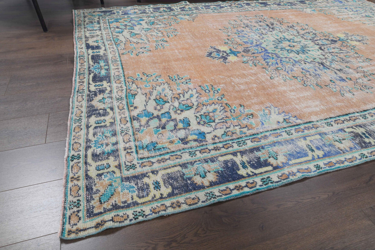 El yapımı vintage halı 183x274 cm oryantal desenli yün - mekan görünümü
