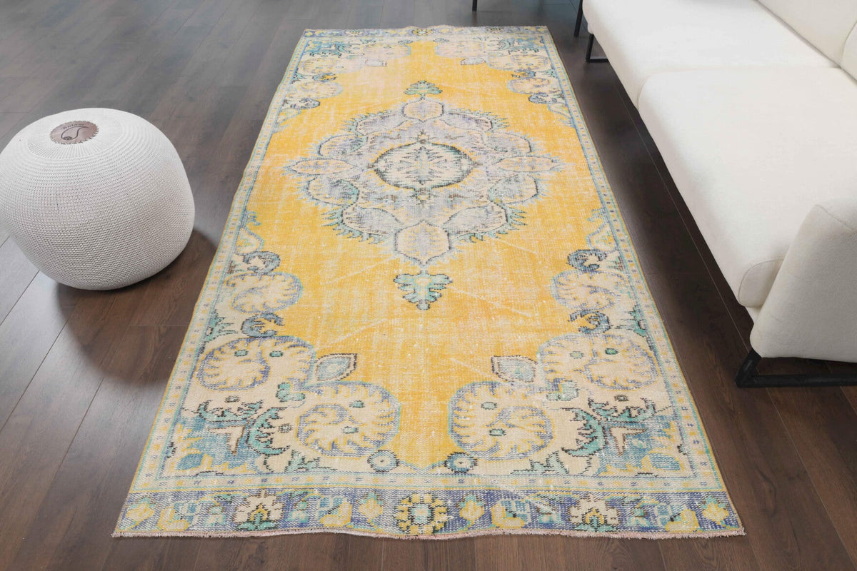 El yapımı vintage halı 135x284 cm oryantal desenli yün - kenar ve saçak detayı