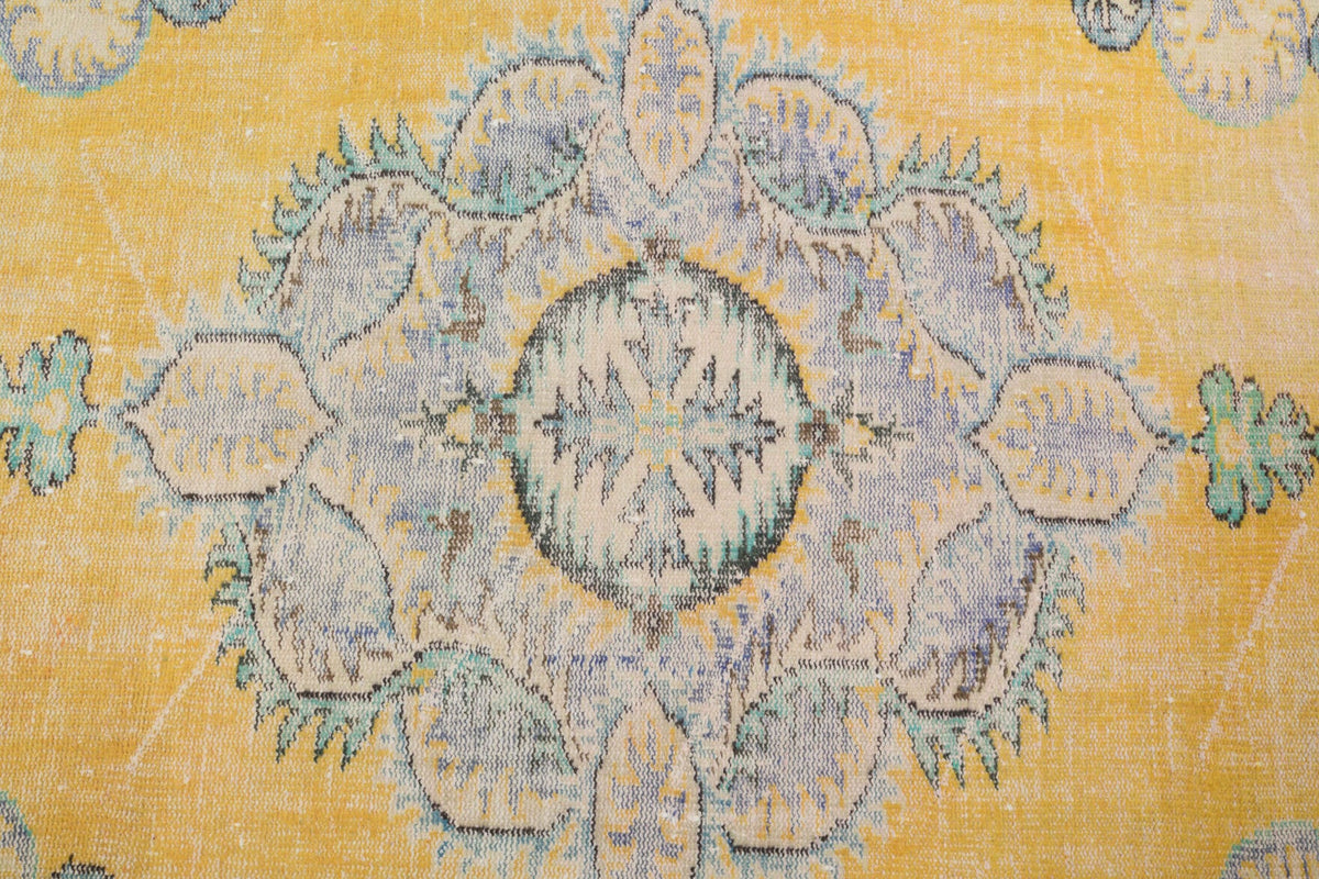 El yapımı vintage halı 135x284 cm oryantal desenli yün - üstten görünüm