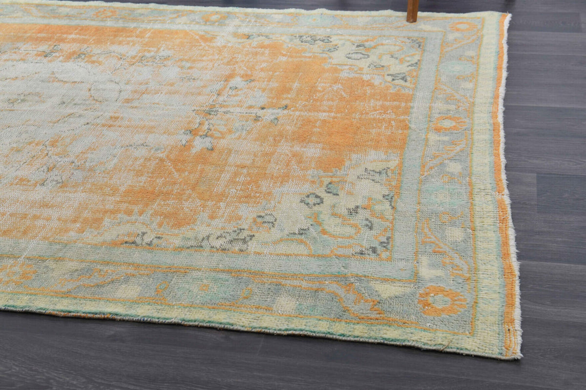 El yapımı vintage halı 183x274 cm oryantal desenli yün - mekan görünümü