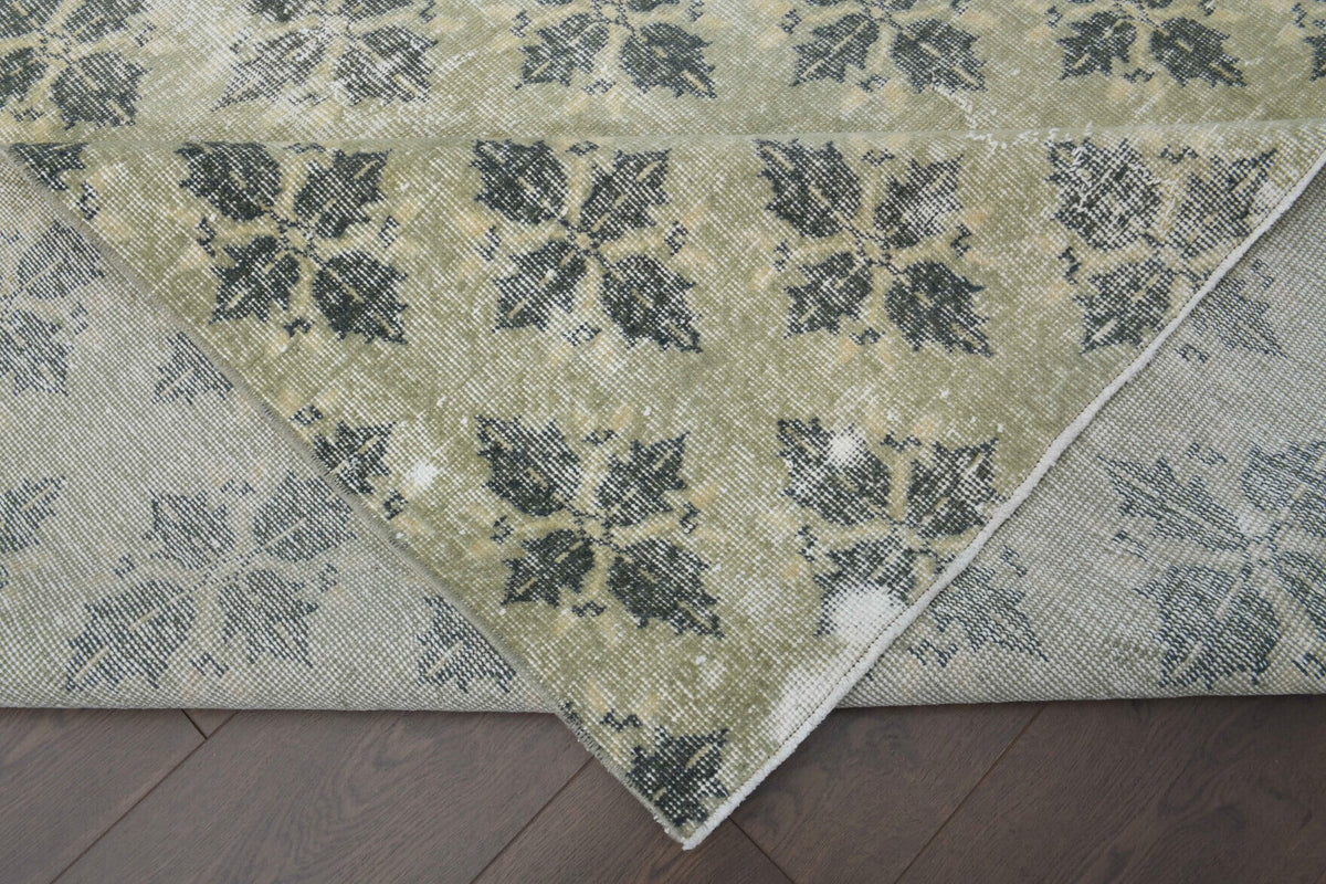Vintage Hereke Floral Area Rug