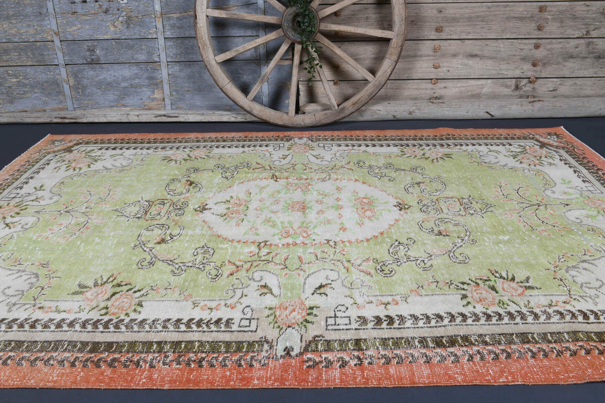 El yapımı vintage halı 183x274 cm oryantal desenli yün - yakın çekim doku detayı