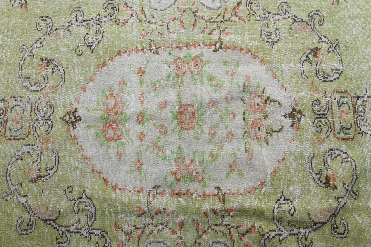El yapımı vintage halı 183x274 cm oryantal desenli yün - açık alan görünümü