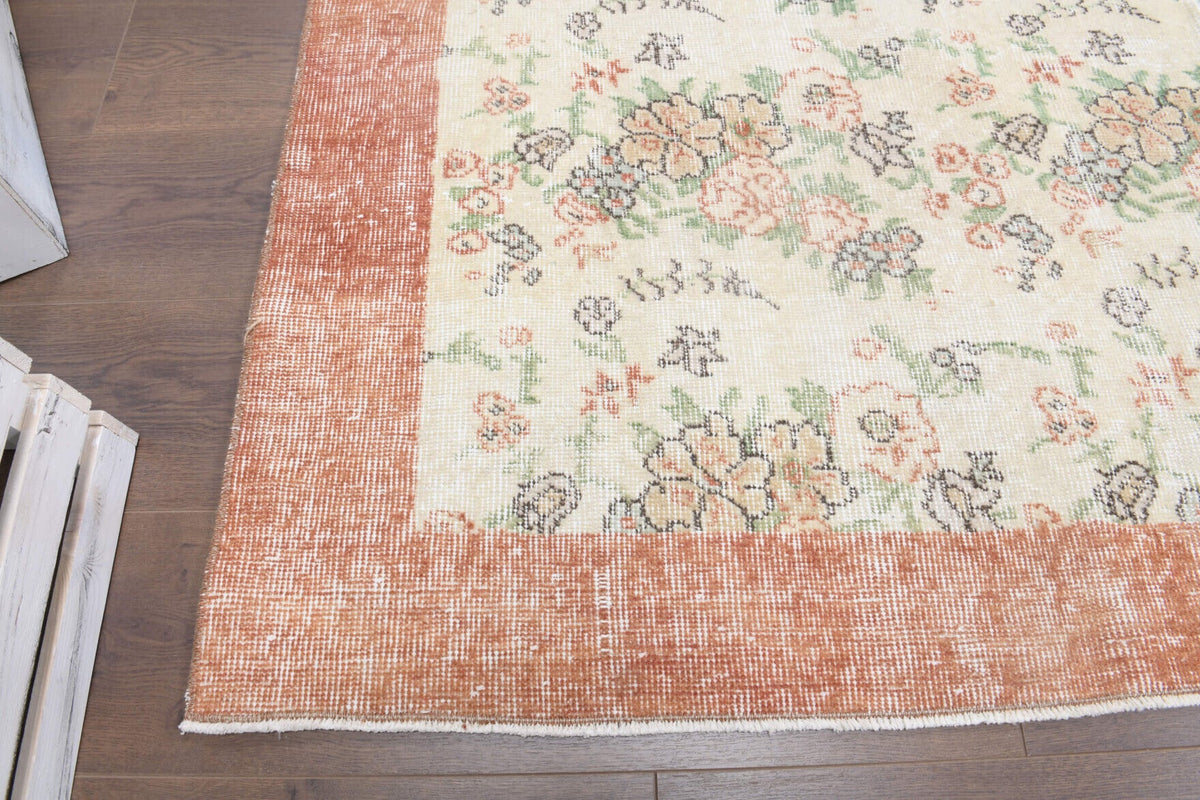 El yapımı vintage halı 196x300 cm bordürlü desenli yün - yakın çekim doku detayı