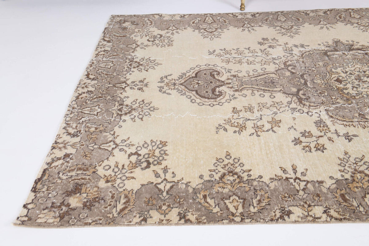 Vintage Nomadic Oushak Area Rug