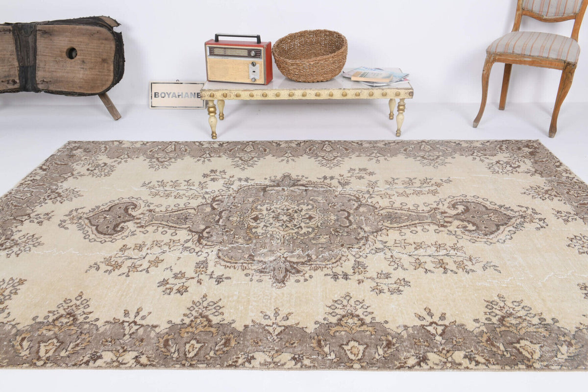 Vintage Nomadic Oushak Area Rug