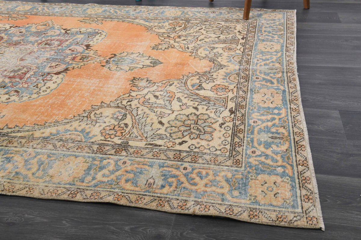 El yapımı vintage halı 183x274 cm oryantal desenli yün - mekan görünümü