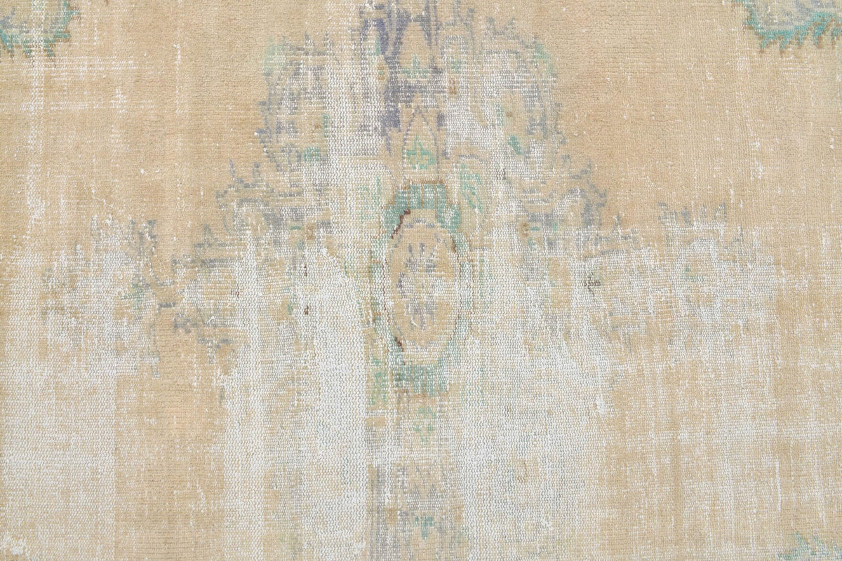 El yapımı vintage halı 188x262 cm oryantal desenli yün - ışık altında renk detayı