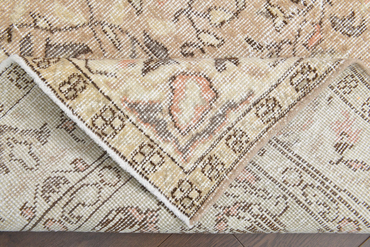 El yapımı vintage halı 157x269 cm oryantal desenli yün - ışık altında renk detayı
