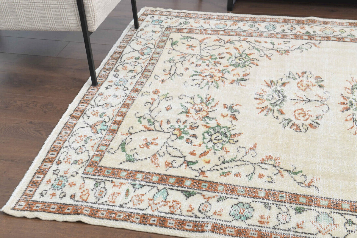 El yapımı vintage halı 185x300 cm oryantal desenli yün - mekan görünümü