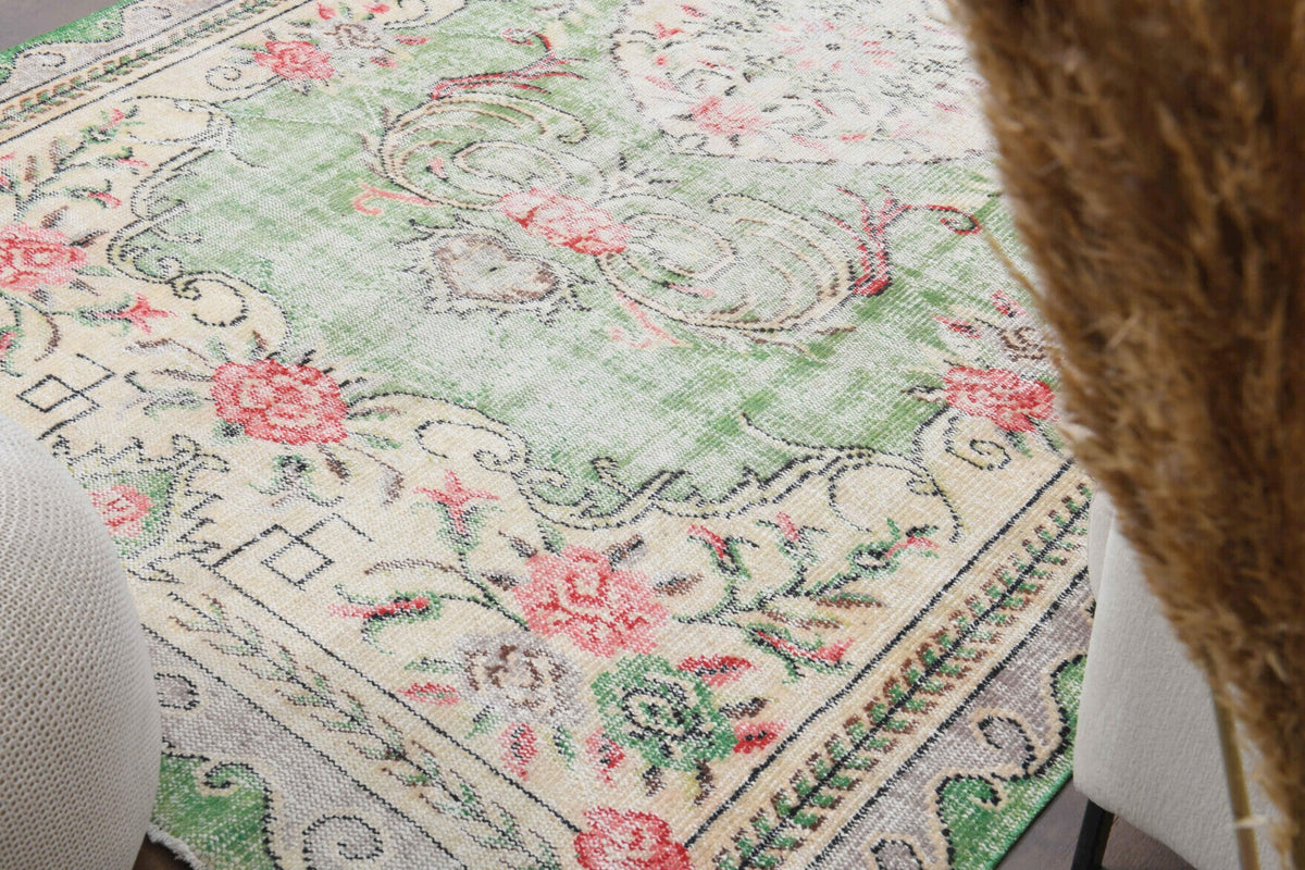 El yapımı vintage halı 183x274 cm çiçek desenli desenli yün - yakın çekim doku detayı