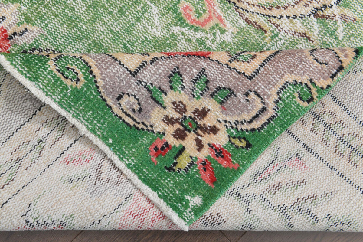 El yapımı vintage halı 183x274 cm çiçek desenli desenli yün - ışık altında renk detayı