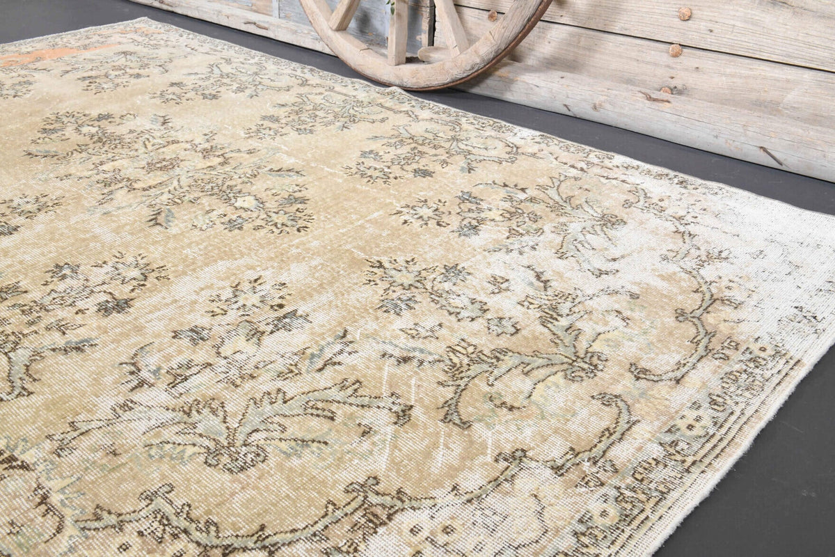 Turkish Vintage Anatolian Oriental Rug