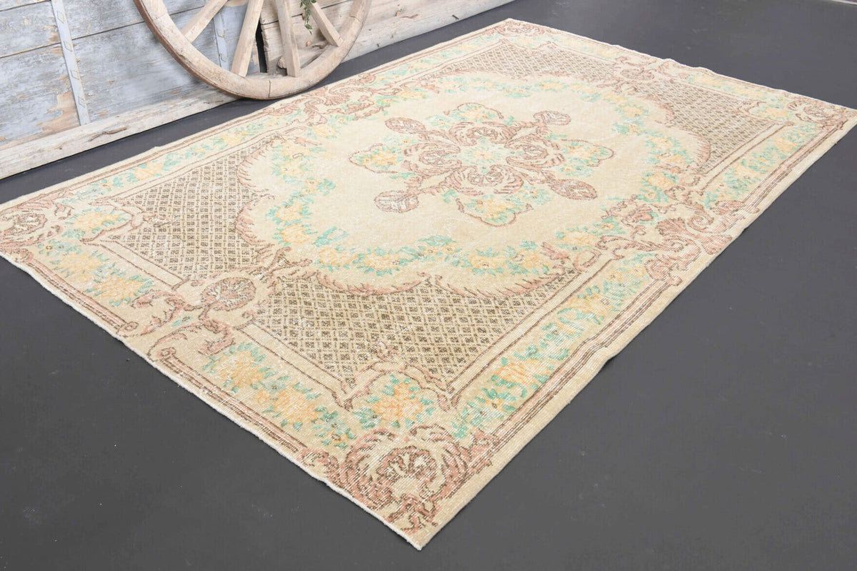 El yapımı vintage halı 183x274 cm oryantal desenli yün - yakın çekim doku detayı