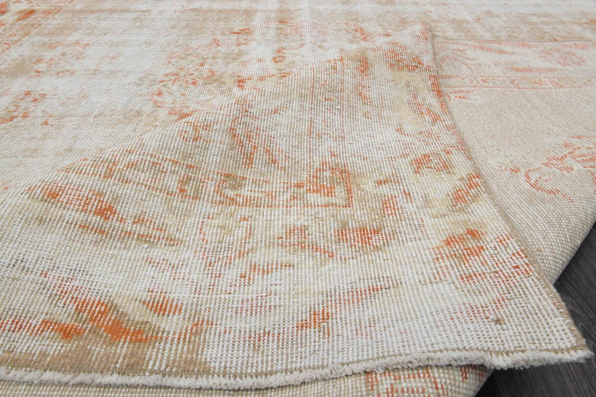 El yapımı vintage halı 198x292 cm oryantal desenli yün - ışık altında renk detayı